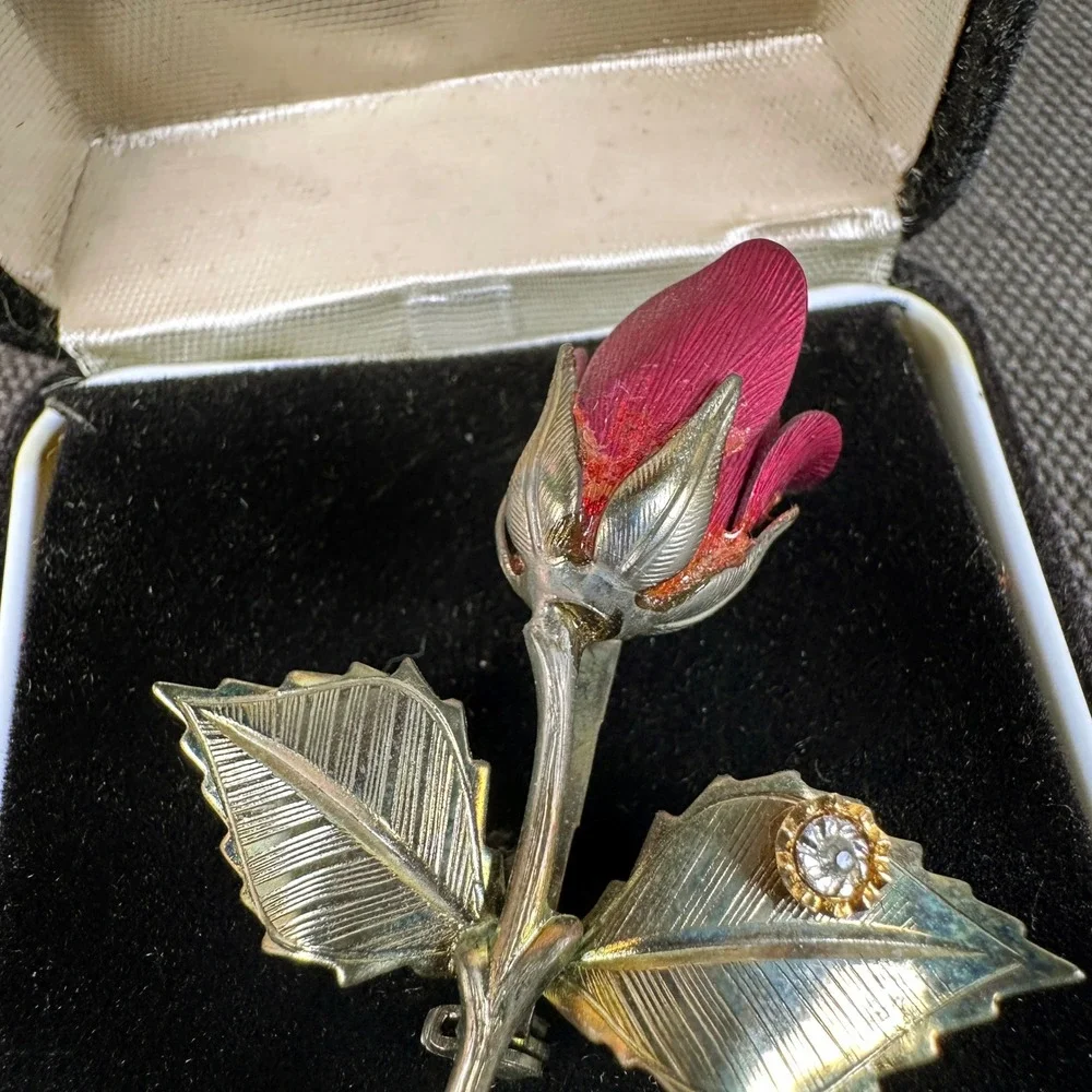 Vintage Royale Gems Gold Tone Rose Brooch‎ Pin Red Petals Rhinestone Leaf 3